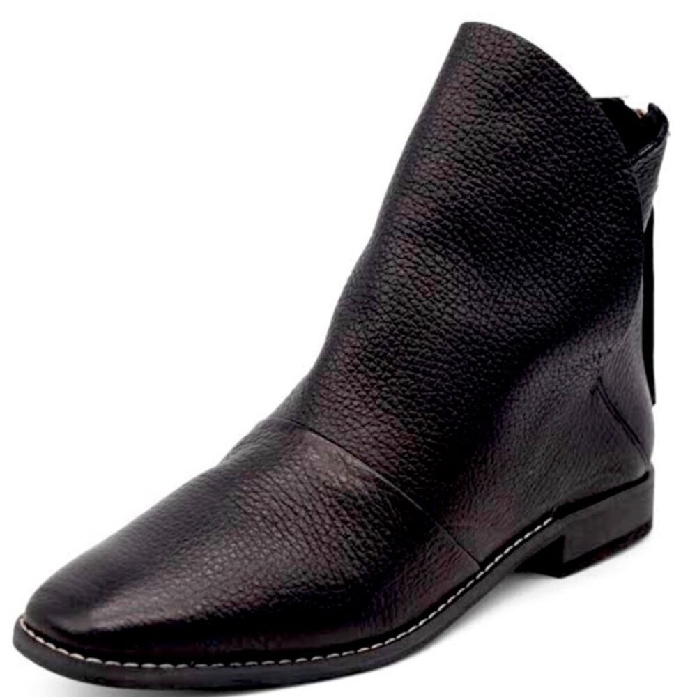 EUC Golo Schrunch Full Grain Black Pebbled Leather Ankle Booties